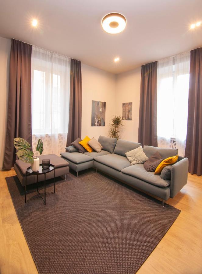 Borghetto First Apartment เปียเชนซา ภายนอก รูปภาพ