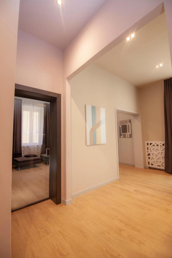Borghetto First Apartment เปียเชนซา ภายนอก รูปภาพ